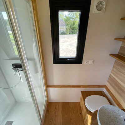 mini maison bois salle de bain