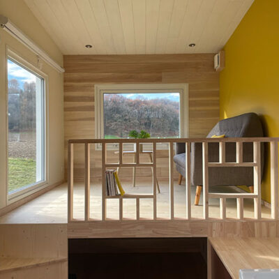 tiny house salon lumineux mezzzanine